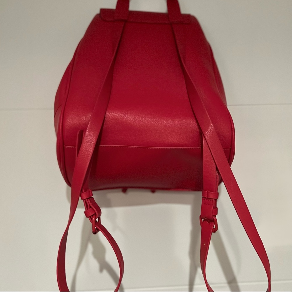 Knotted flap backpack - Picture 7 of 9